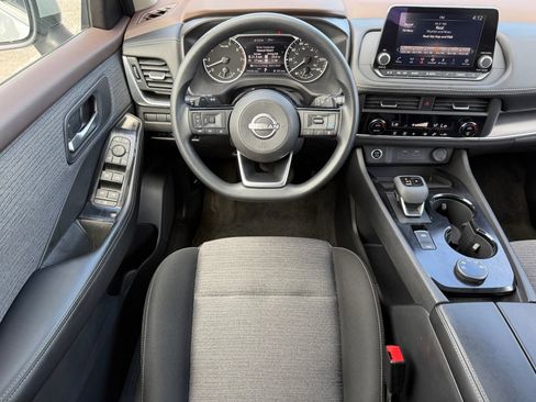Used 2023 Nissan Rogue SV AWD/4WD image 30