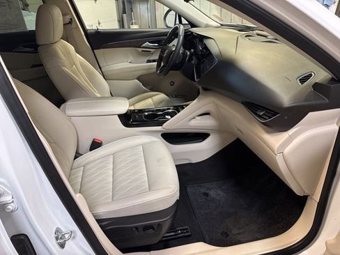 Used 2023 Buick Envision Avenir image 27