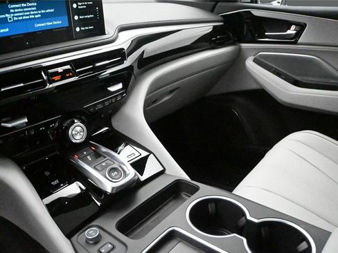 Certified 2026 Acura MDX FWD w/ Technology Package image 4
