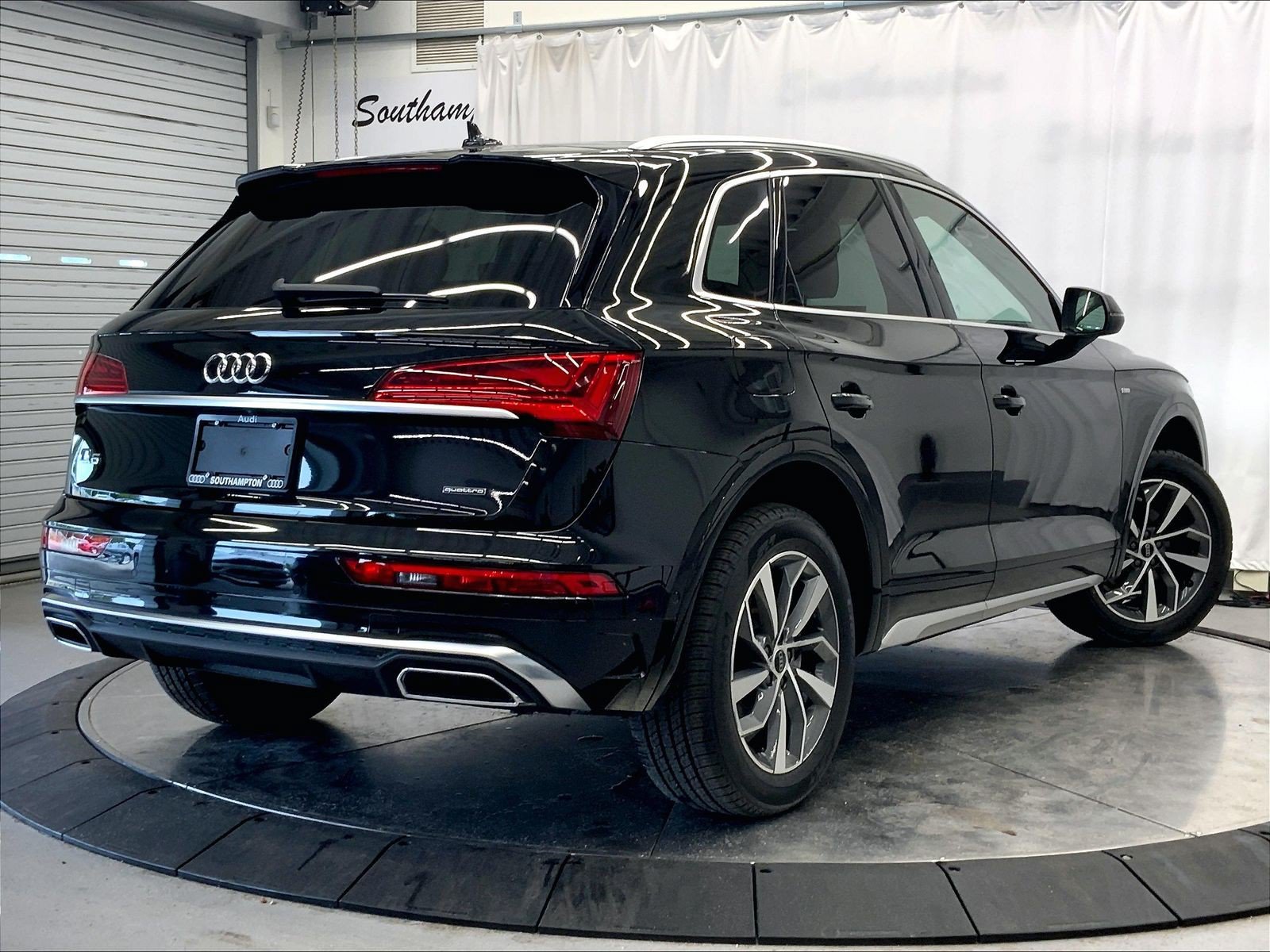 Certified 2023 Audi Q5 2.0T Prestige w/ Prestige Package AWD/4WD image 12
