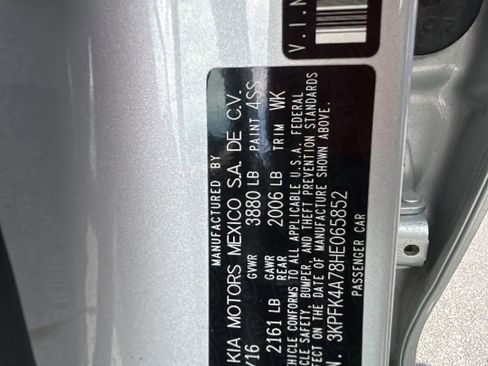 Used 2017 Kia Forte LX FWD image 17
