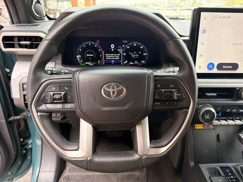 Used 2025 Toyota 4Runner Trailhunter AWD/4WD image 20
