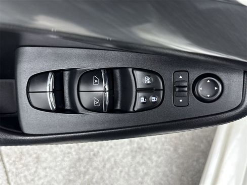 Used 2017 Nissan Maxima 3.5 S image 18