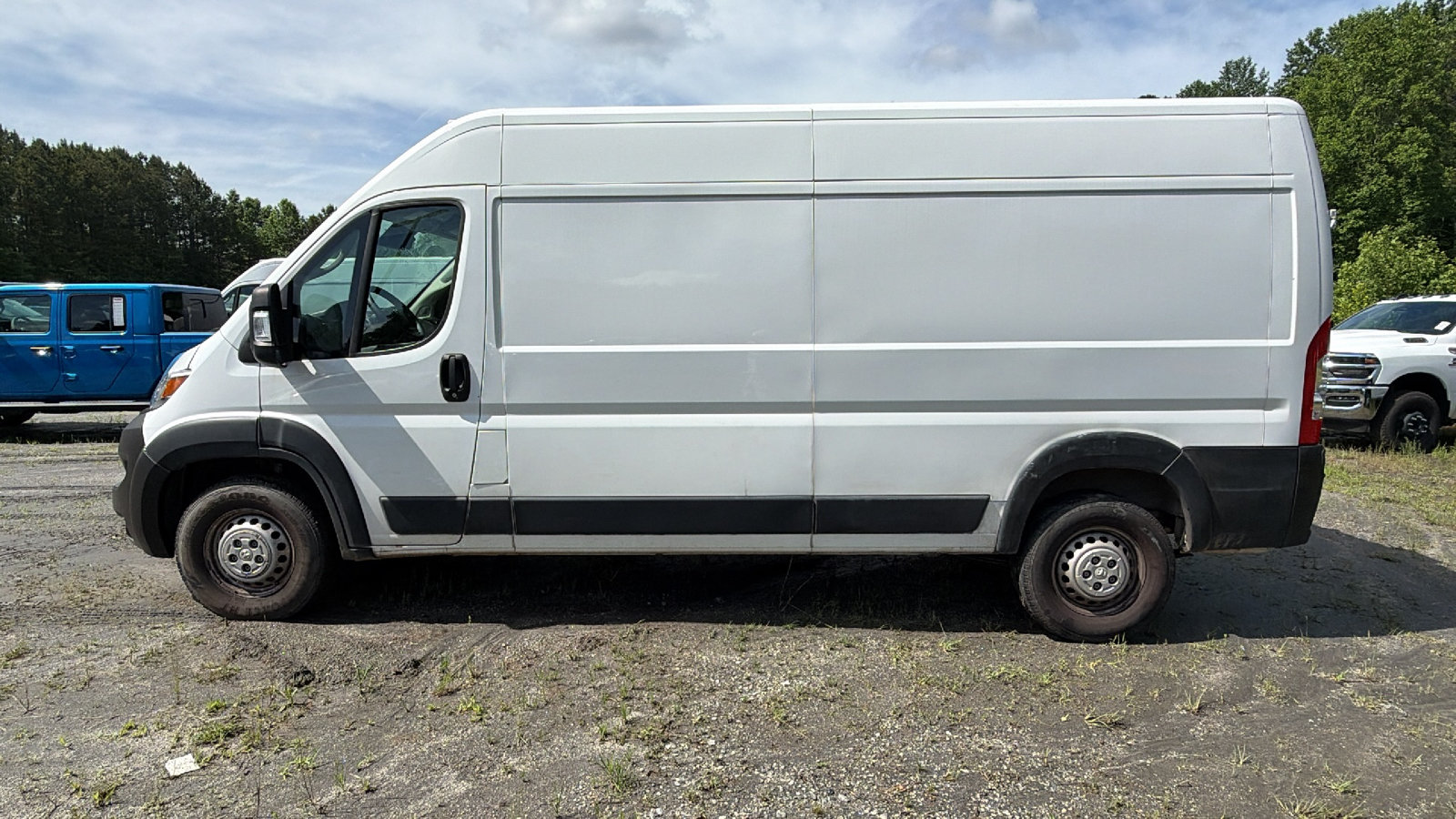 Used 2024 RAM ProMaster 2500 w/ Convenience Group FWD image 11
