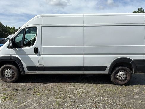 Used 2024 RAM ProMaster 2500 w/ Convenience Group FWD image 11