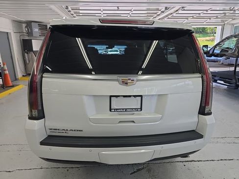 Used 2018 Cadillac Escalade ESV Premium Luxury AWD/4WD image 4
