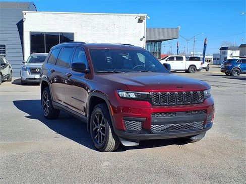 Certified 2025 Jeep Grand Cherokee L Laredo image 24