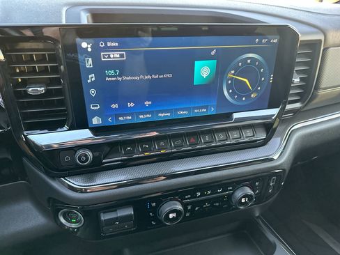 Used 2023 Chevrolet Silverado 1500 ZR2 image 16