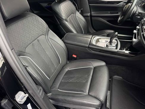 Used 2020 BMW 740i w/ M Sport Package image 35