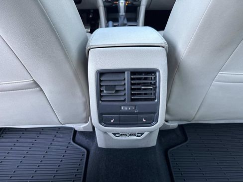 Certified 2020 Volkswagen Passat 2.0T SEL image 15