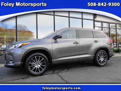 Used 2018 Toyota Highlander SE