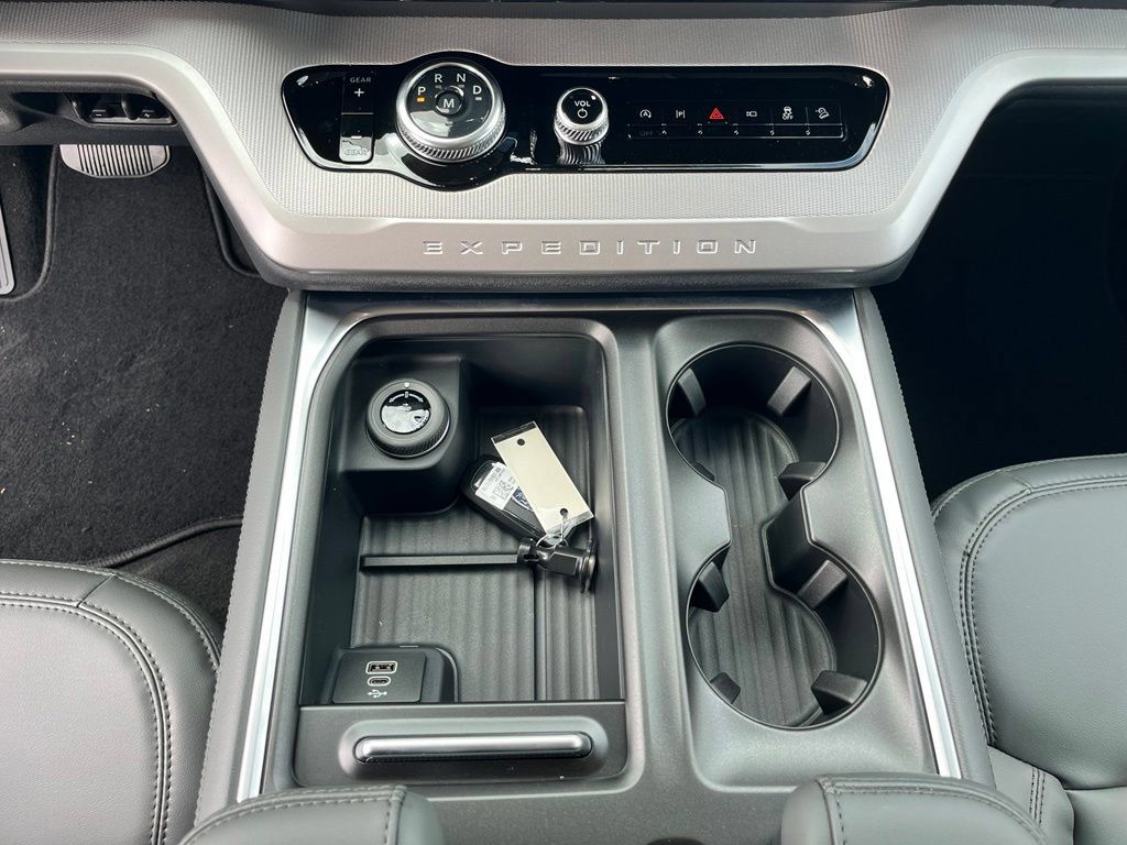 New 2027 Ford Expedition Active AWD/4WD image 21
