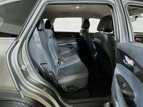 Used 2016 Kia Sorento L FWD image 22