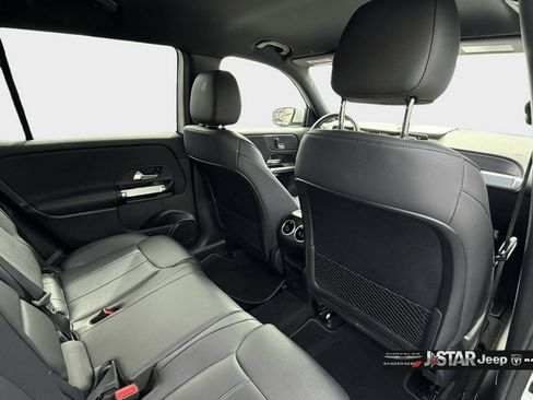 Used 2023 Mercedes-Benz EQB 300 4MATIC image 21