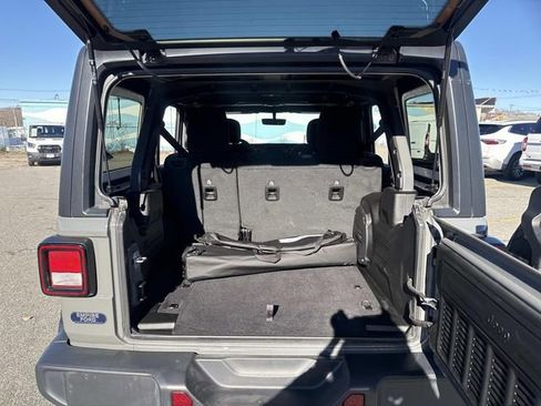 Used 2021 Jeep Wrangler Unlimited Sahara w/ Uconnect 4C Nav & Sound Group image 5