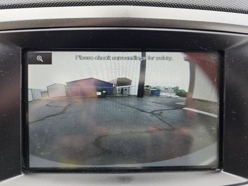Used 2014 Lincoln MKT AWD image 22