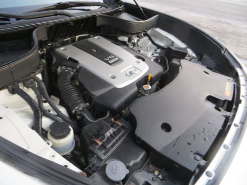 Used 2017 INFINITI QX70 Base AWD w/ Premium Package image 5