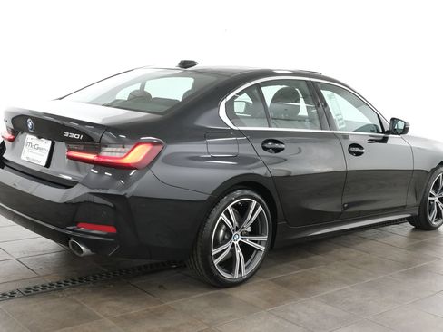 Used 2024 BMW 330i xDrive Sedan w/ Convenience Package AWD/4WD image 5
