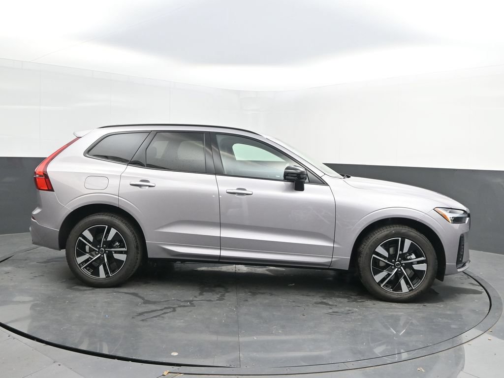 Used 2026 Volvo XC60 B5 Core w/ Climate Package AWD/4WD image 8