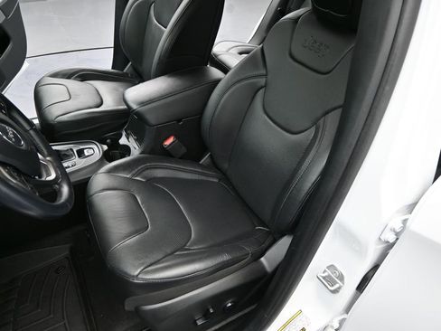 Used 2020 Jeep Cherokee High Altitude image 10