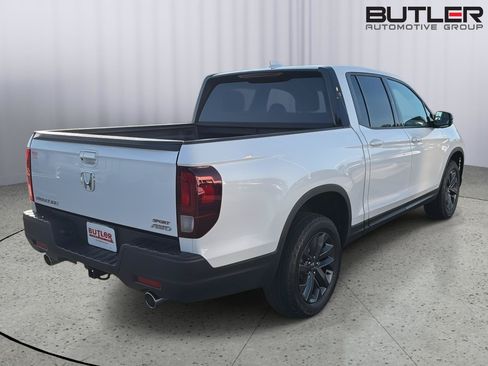 Used 2023 Honda Ridgeline Sport image 8