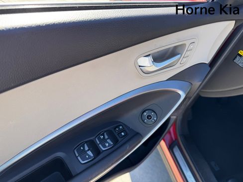 Used 2017 Hyundai Santa Fe Limited image 11