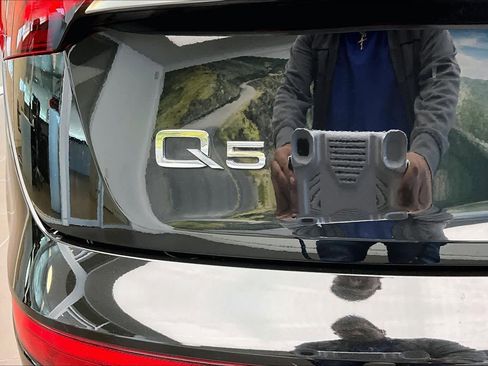 Used 2022 Audi Q5 2.0T Premium w/ Convenience Package image 32