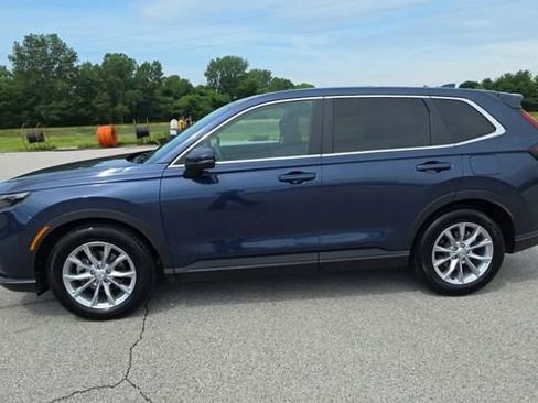 Used 2023 Honda CR-V EX image 4