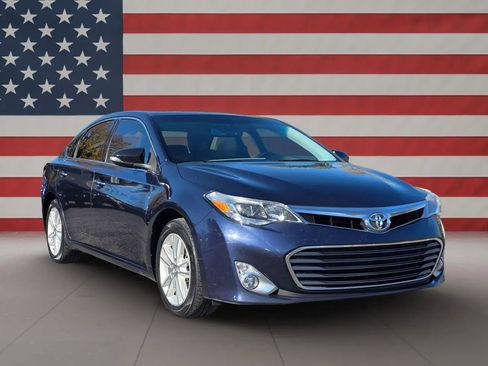 Used 2014 Toyota Avalon XLE Premium image 2