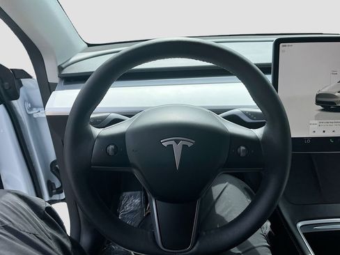 Used 2024 Tesla Model Y Performance AWD/4WD image 11