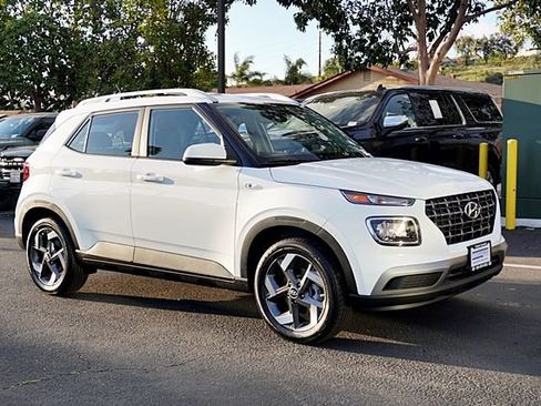 New 2026 Hyundai Venue SEL FWD image 6