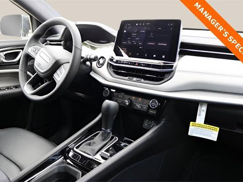 New 2026 Jeep Compass Limited image 18