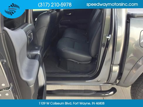 Used 2022 Toyota Tacoma TRD Off-Road image 18