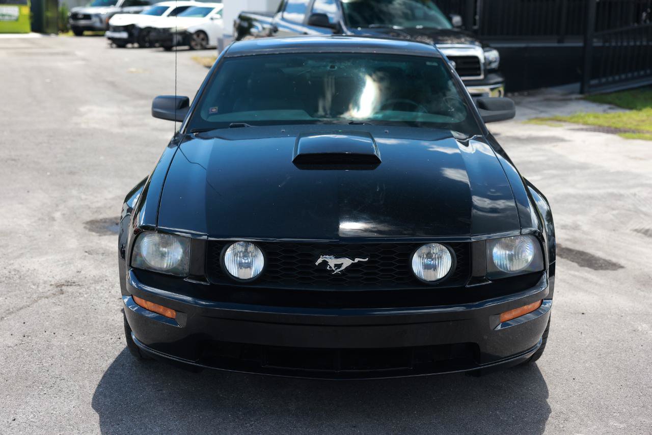 Used 2009 Ford Mustang Convertible RWD image 19