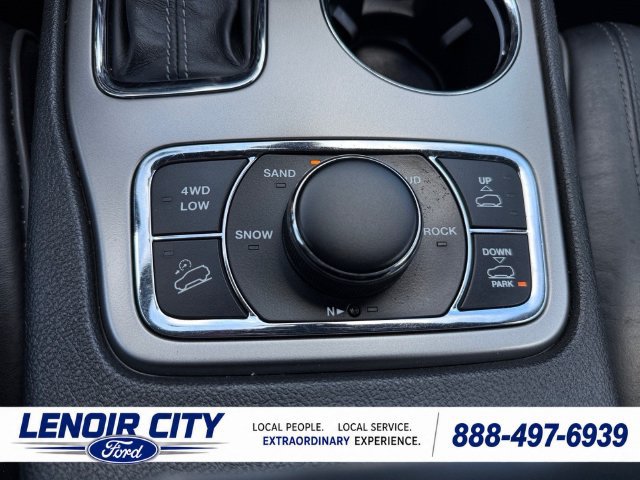 Used 2019 Jeep Grand Cherokee Overland AWD/4WD image 26