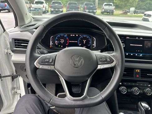 Used 2023 Volkswagen Taos SEL AWD/4WD image 13