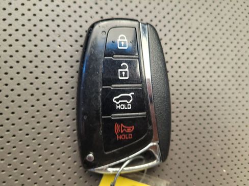 Used 2018 Hyundai Santa Fe Sport FWD image 32