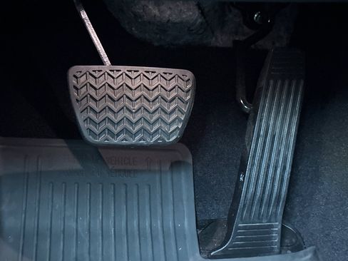 Used 2024 Lexus ES 300h w/ Premium Package image 36