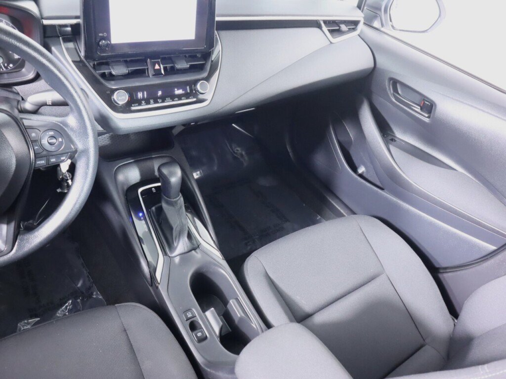 Used 2025 Toyota Corolla LE FWD image 26