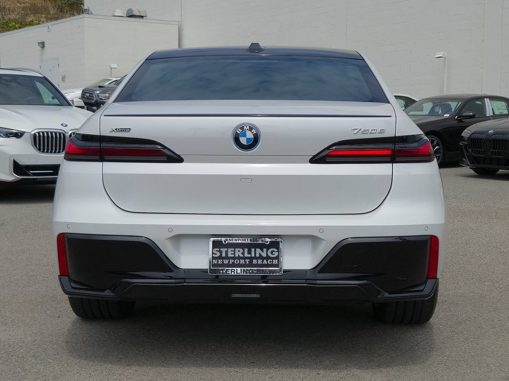 New 2026 BMW 750e xDrive AWD/4WD image 19