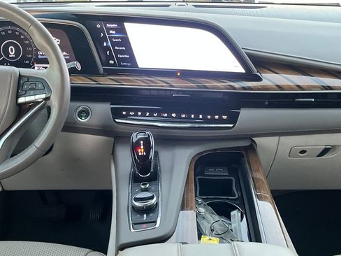 Used 2022 Cadillac Escalade ESV Premium Luxury Platinum image 24