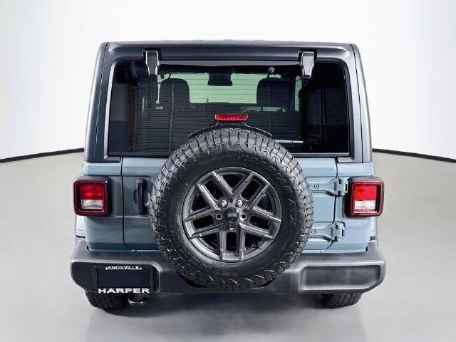 Used 2025 Jeep Wrangler Sport AWD/4WD image 8