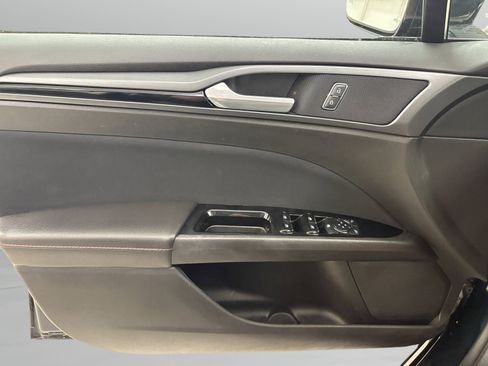 Used 2014 Ford Fusion SE FWD image 23