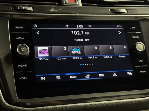 Used 2023 Volkswagen Tiguan SE FWD image 16