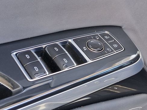 Certified 2025 Cadillac Escalade ESV Sport Platinum AWD/4WD image 19