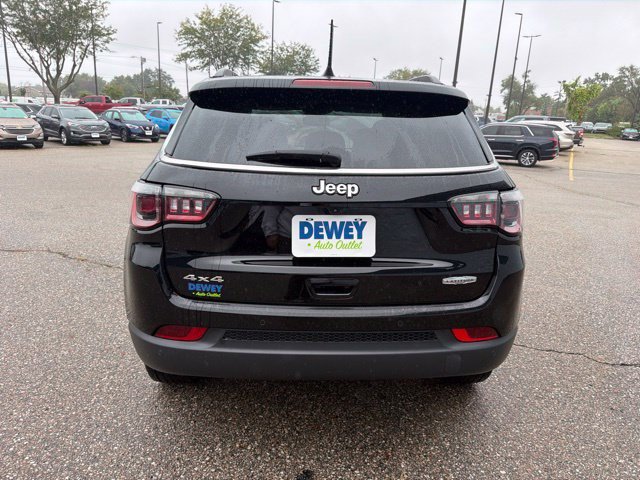 Used 2022 Jeep Compass Latitude w/ Convenience Group AWD/4WD image 4