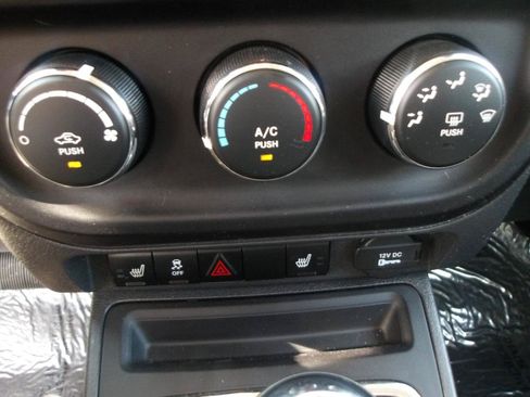 Used 2011 Jeep Patriot Latitude AWD/4WD image 23
