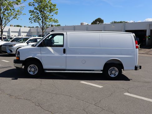 Used 2025 Chevrolet Express 2500 w/ Driver Convenience Package RWD image 8