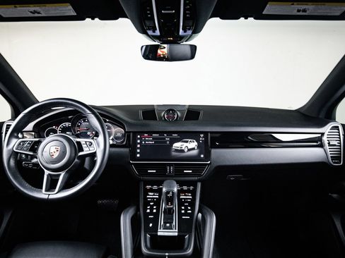 Certified 2023 Porsche Cayenne AWD/4WD image 25