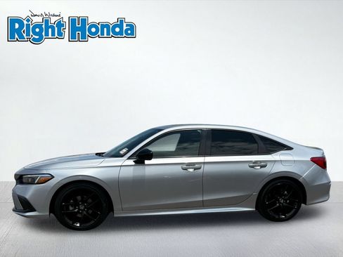 Used 2024 Honda Civic Sport image 3